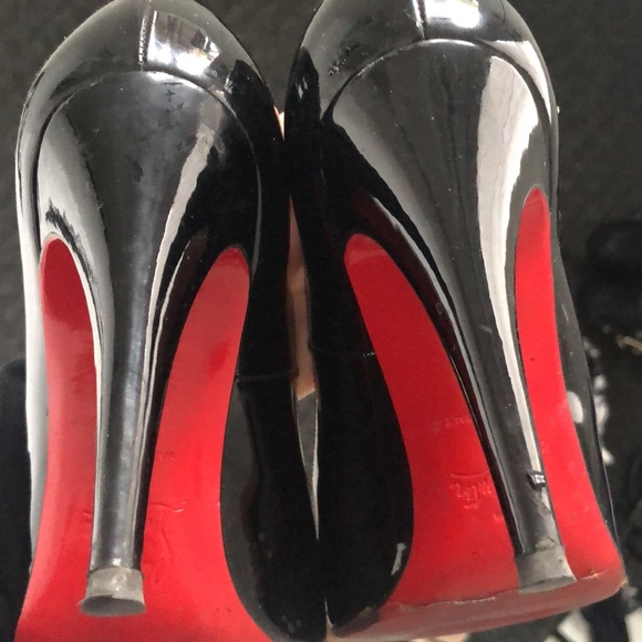 Christian Louboutin black patent heels. Size 7 - Picture 4 of 4